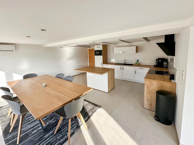 Maison - 161 m² - 6 pièces