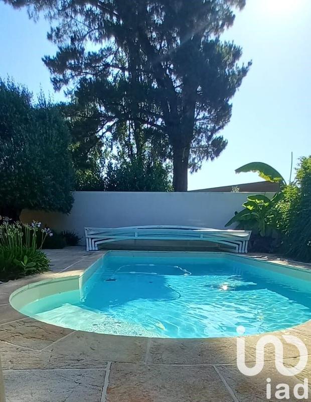 Maison - 260 m² - 10 pièces