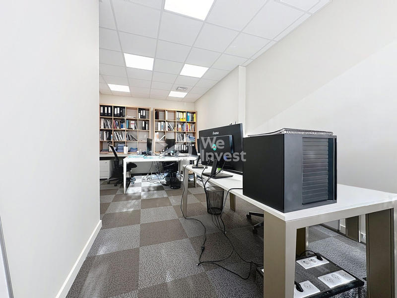 Local commercial - 92 m² - 7 pièces