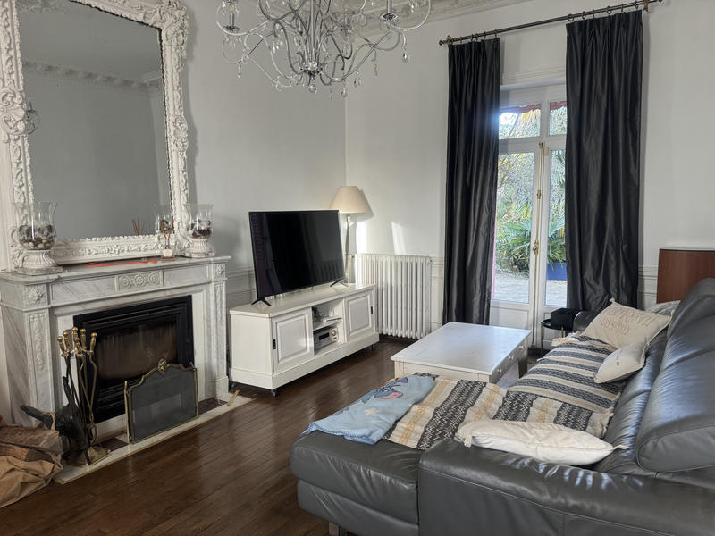 Maison - 205 m² - 8 pièces