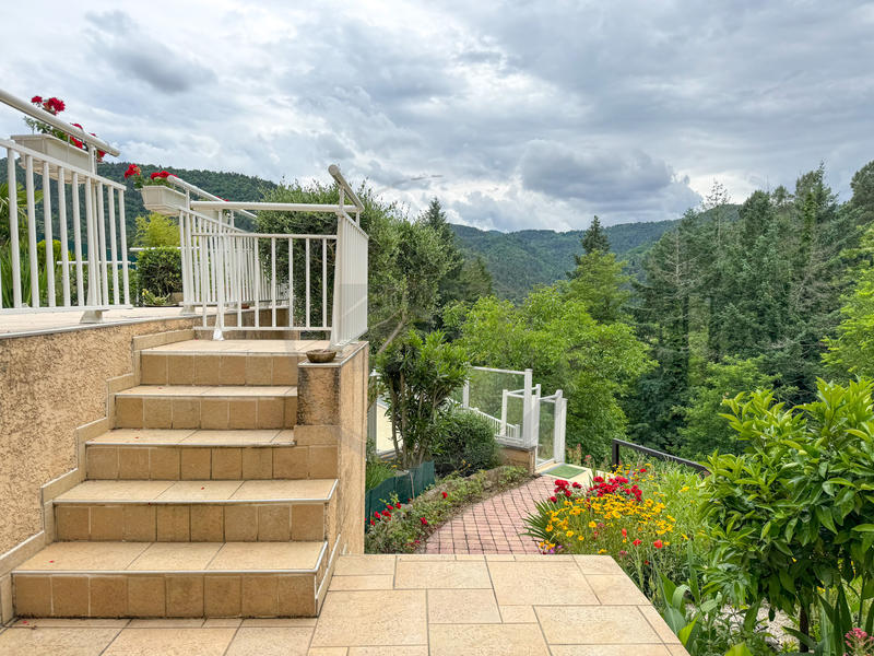 Maison - 125 m² - 6 pièces