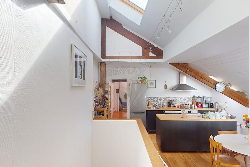 Appartement - 99 m² - 6 pièces