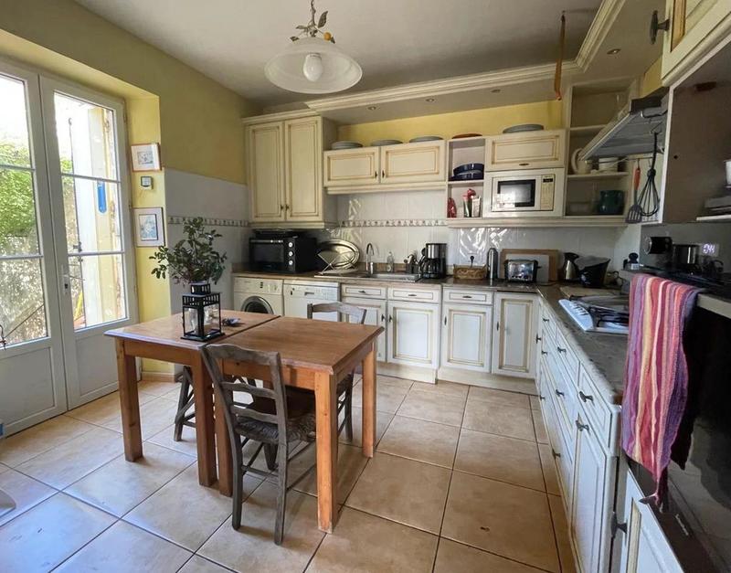 Maison - 280 m² - 12 pièces