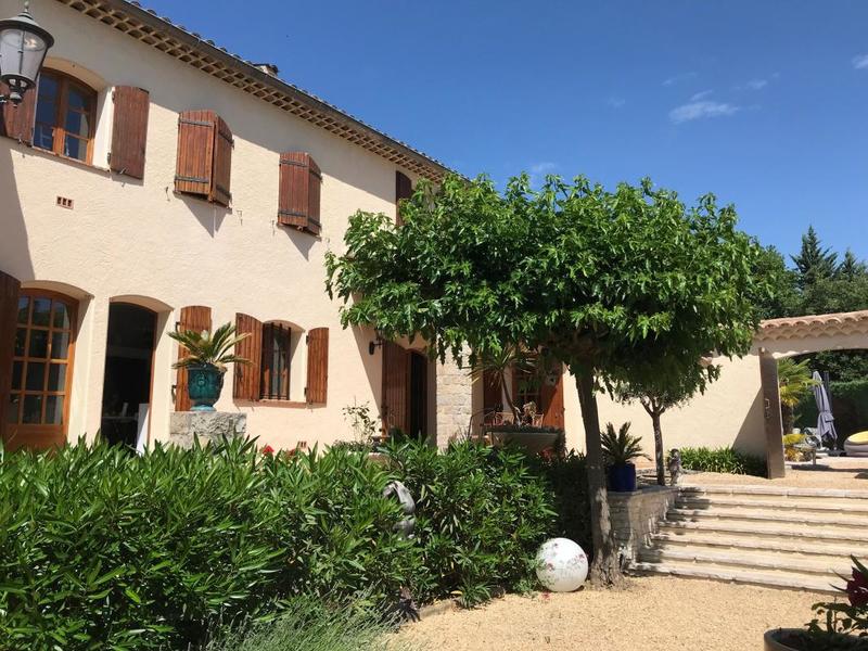 Maison - 243 m² - 4 pièces
