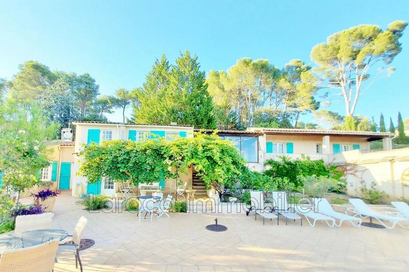 Villa - 260 m² - 7 pièces