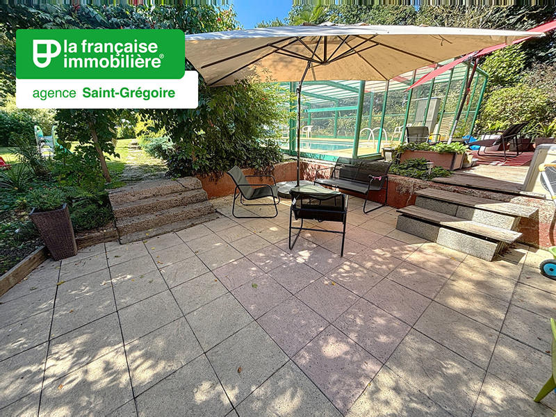 Maison - 240 m² - 10 pièces