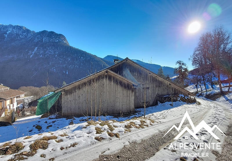 Maison - 260 m² - 9 pièces