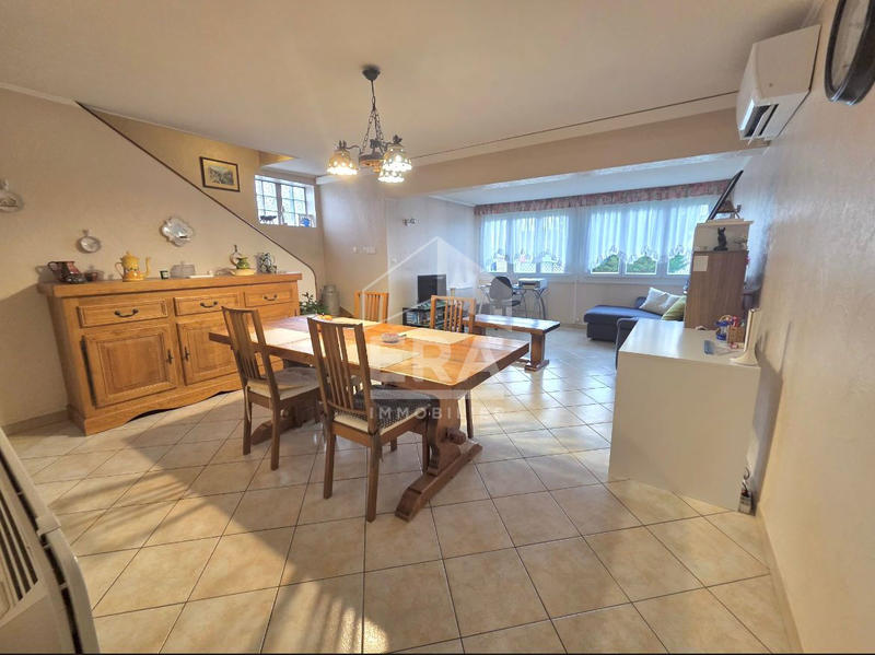 Maison - 93 m² - 5 pièces