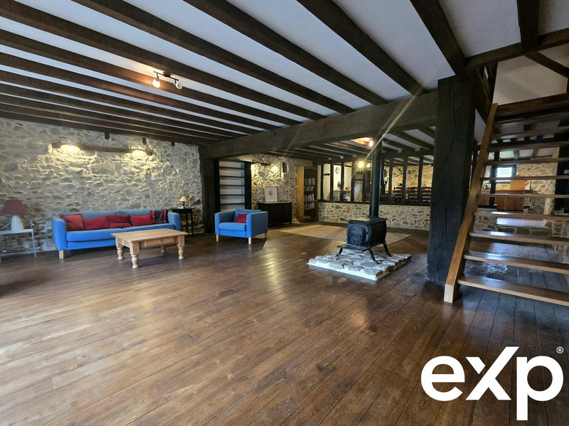 Maison - 287 m² - 12 pièces