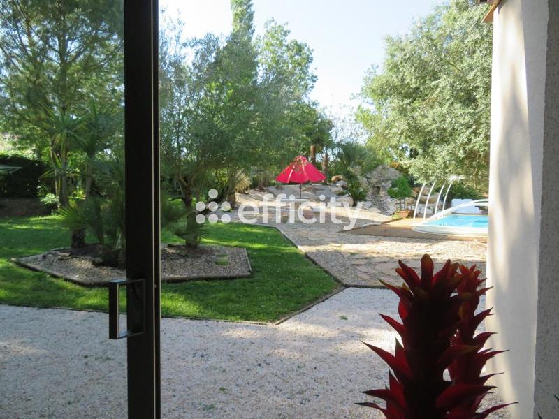 Maison - 212 m² - 7 pièces