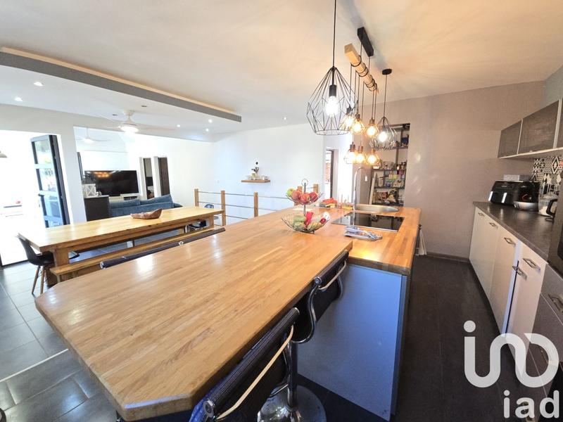 Maison - 214 m² - 7 pièces