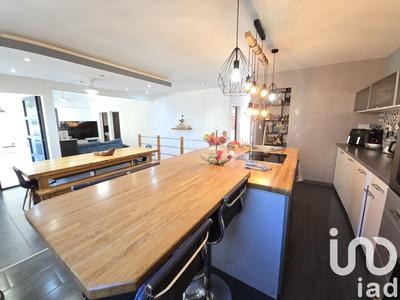 Maison - 214 m² - 7 pièces