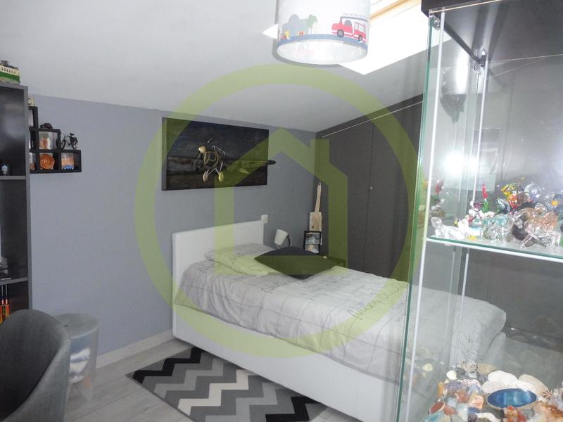 Maison - 215 m² - 9 pièces