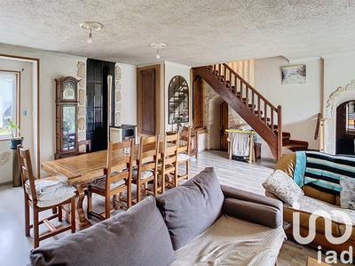 Maison - 207 m² - 7 pièces