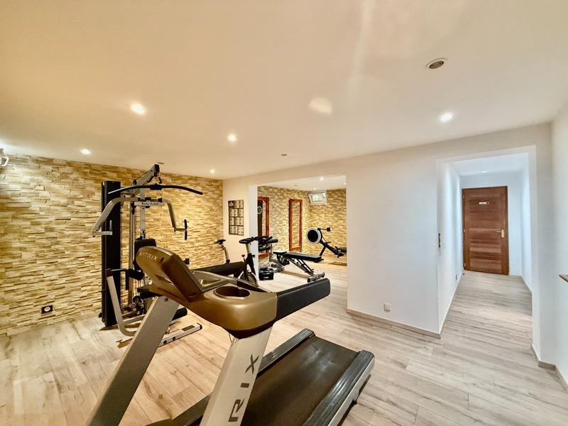 Villa - 200 m² - 5 pièces