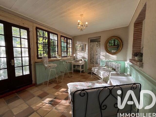 Maison - 318 m² - 12 pièces