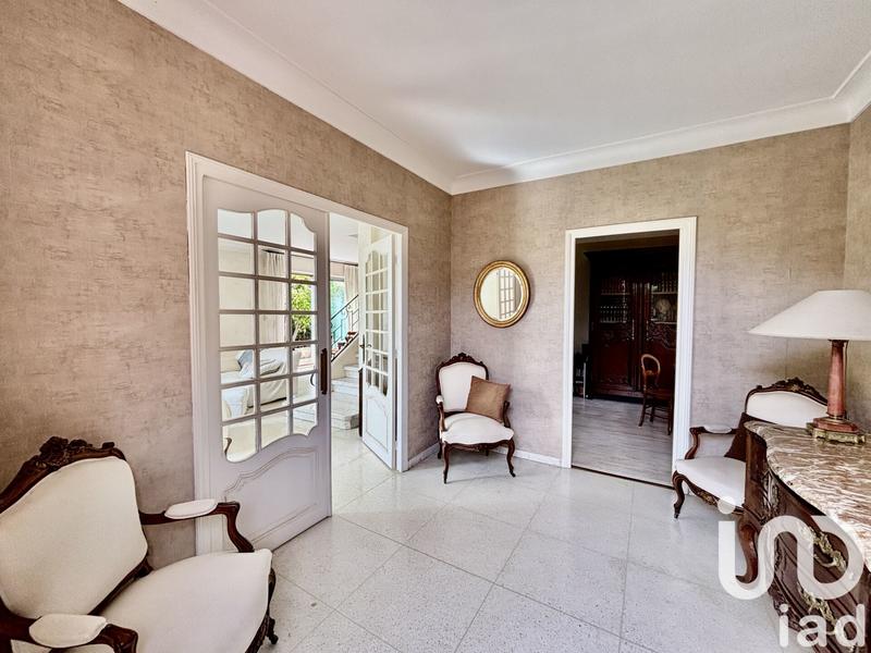 Maison - 240 m² - 9 pièces