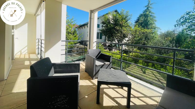 Appartement - 90 m² - 3 pièces