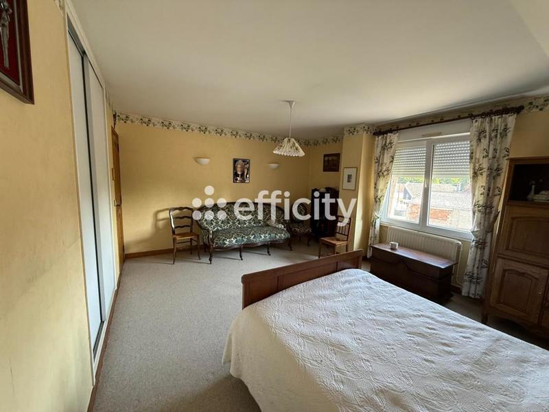 Maison - 235 m² - 10 pièces