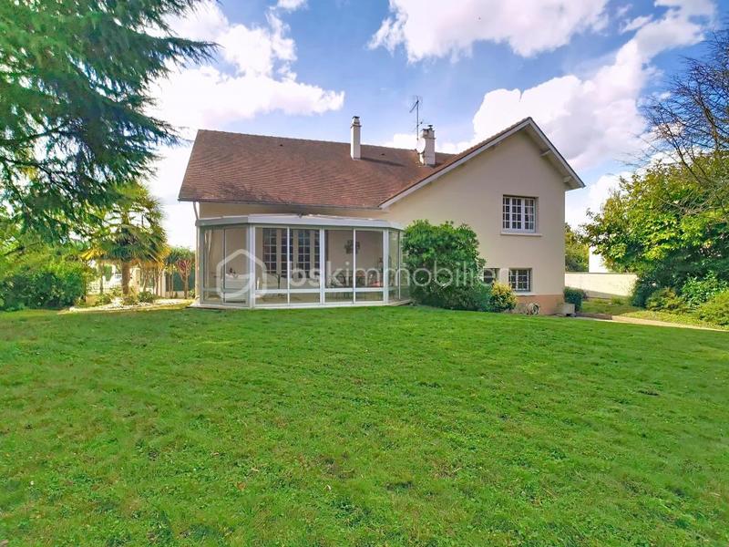 Maison - 207 m² - 6 pièces