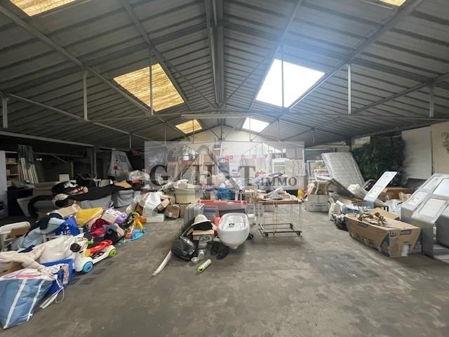 Local commercial - 1 300 m²