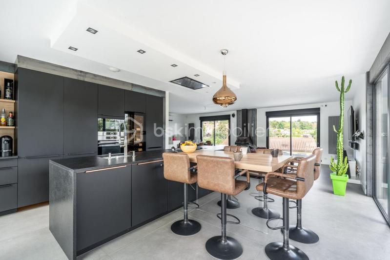 Maison - 180 m² - 6 pièces