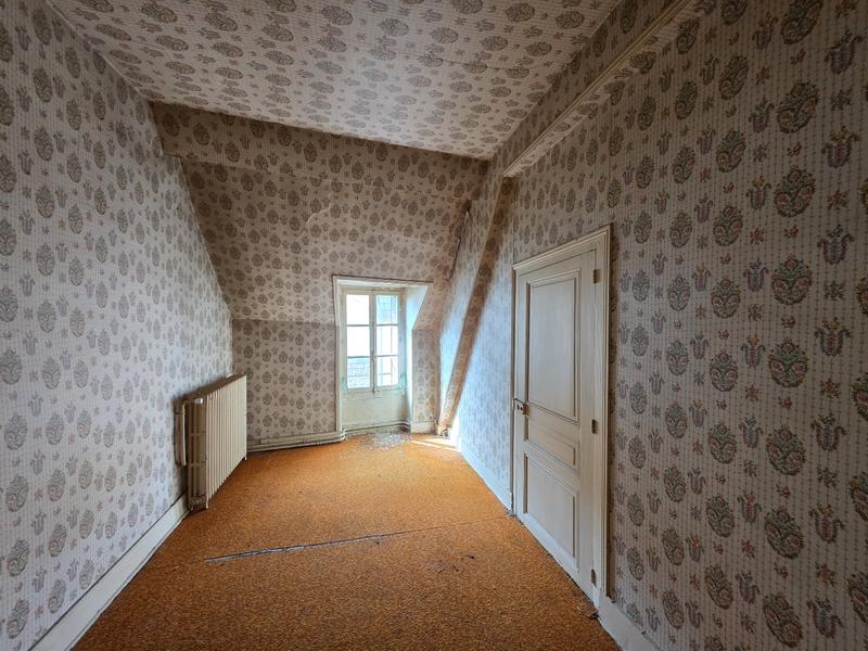 Maison - 99 m² - 11 pièces