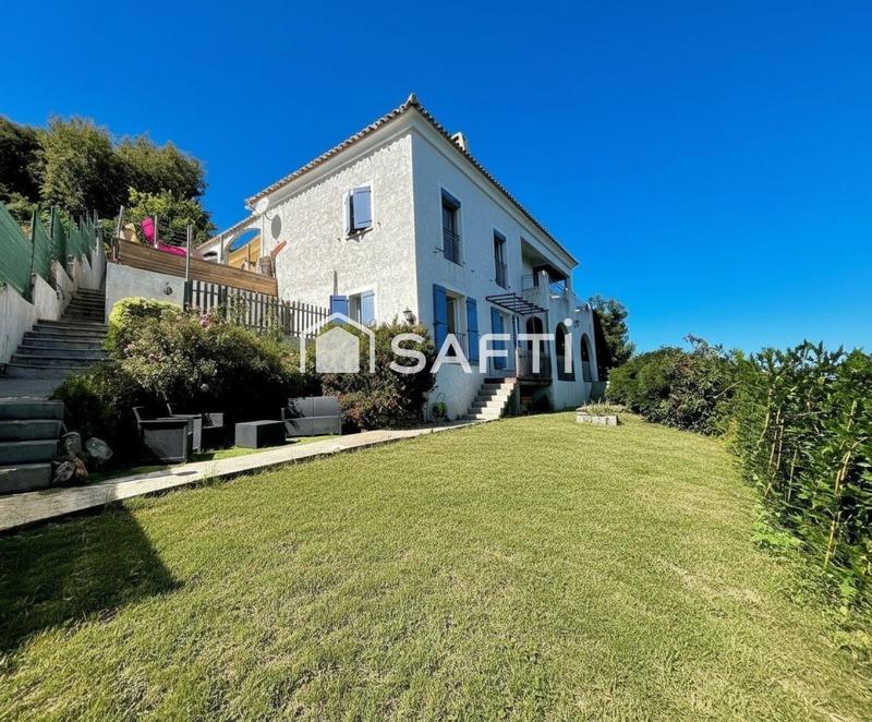 Maison - 213 m² - 6 pièces