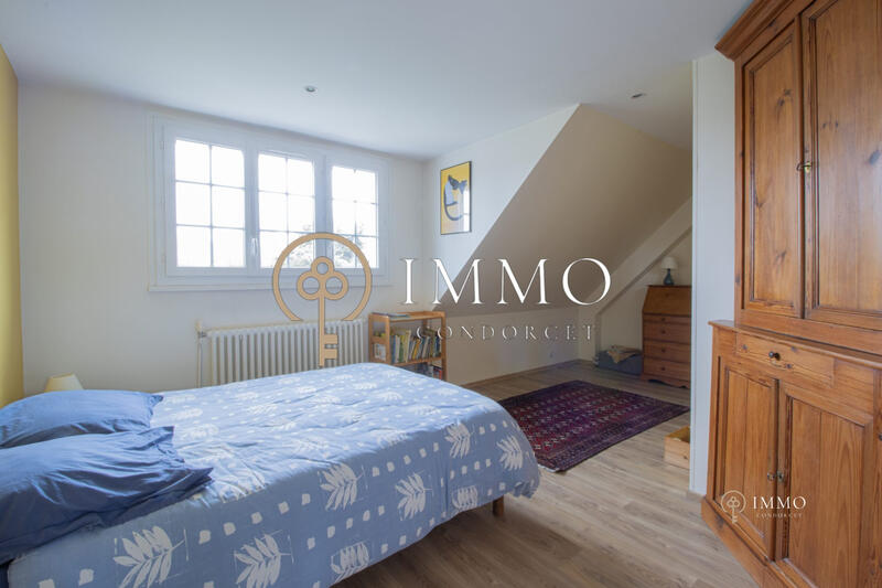 Maison - 177 m² - 7 pièces