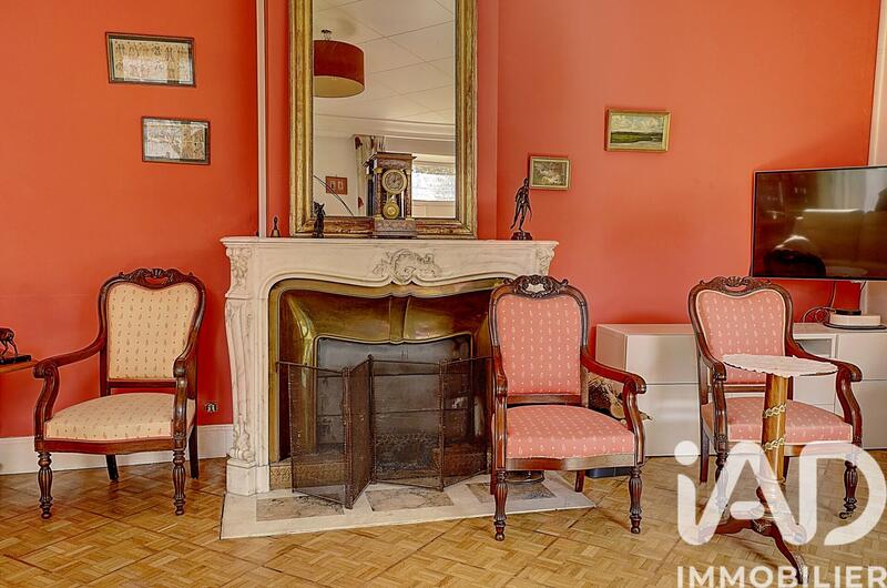 Maison - 245 m² - 11 pièces