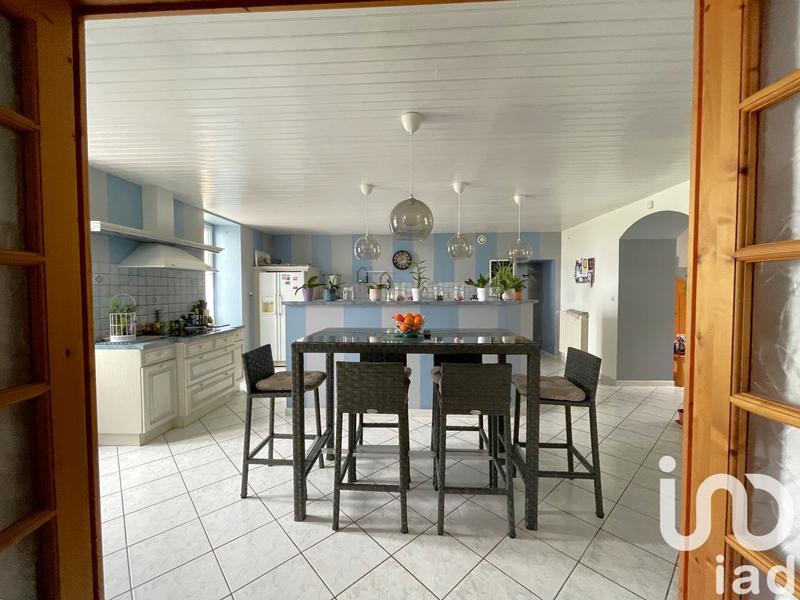 Maison - 219 m² - 8 pièces