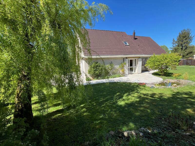 Maison traditionnelle - 179 m² - 7 pièces