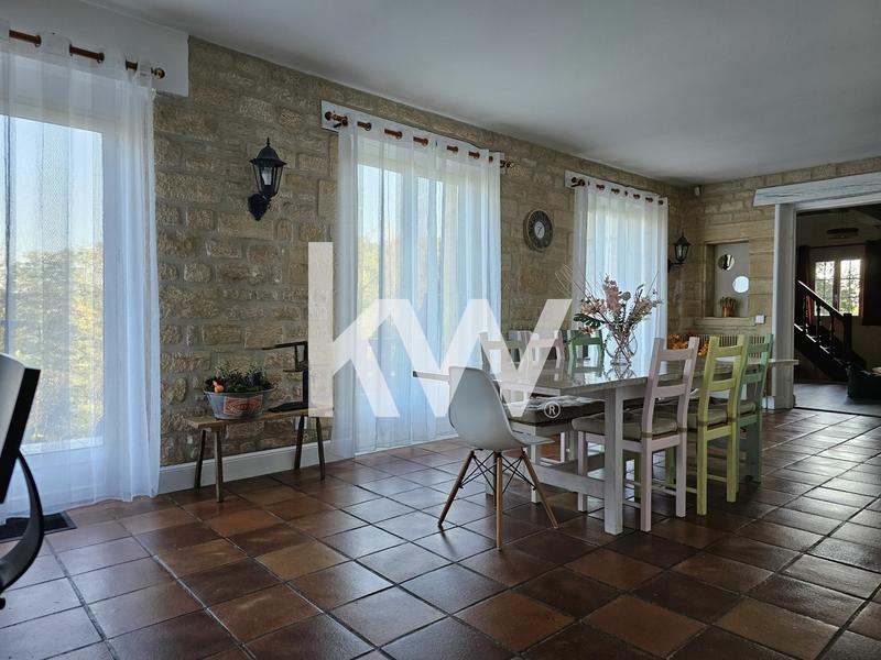 Maison - 257 m² - 6 pièces