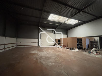 Entrepôt - 600 m²