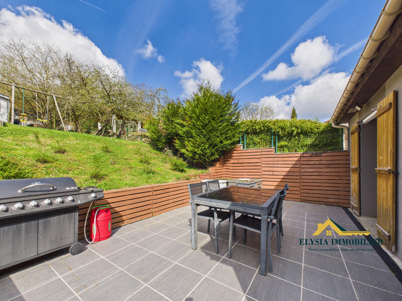 Maison - 90 m² - 6 pièces