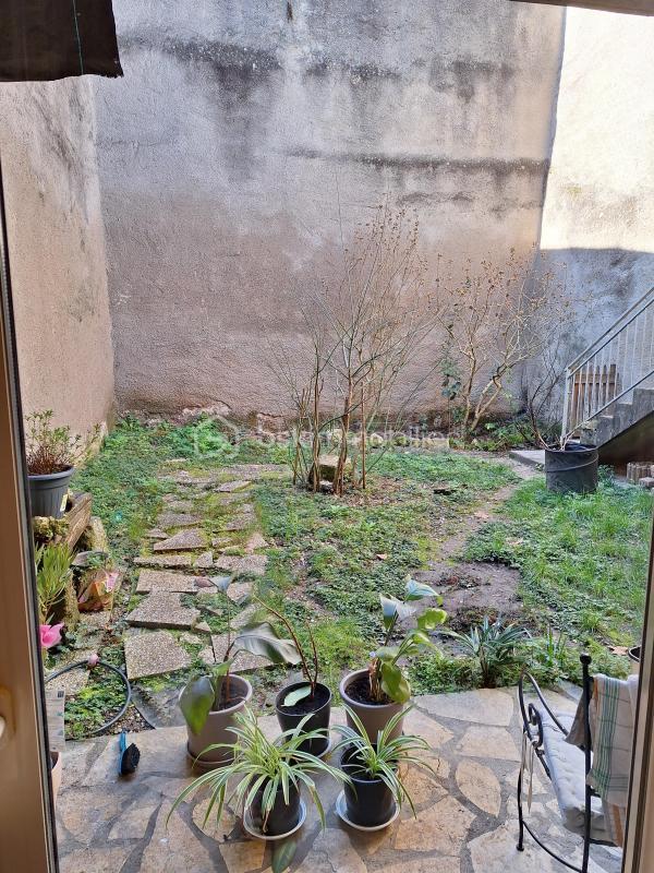 Immeuble - 150 m² - 6 pièces