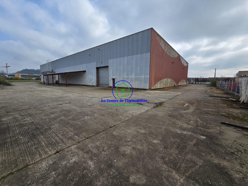 Local d'activités - 3 150 m²