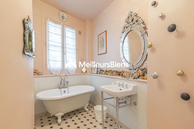 Appartement - 111 m² - 5 pièces