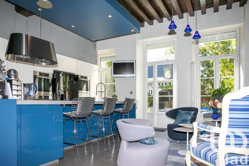 Maison de ville - 382 m² - 12 pièces