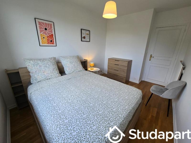 Chambre - 11 m² - 1 pièce