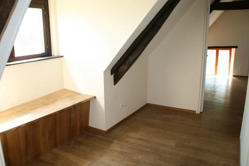 Maison - 540 m² - 3 pièces