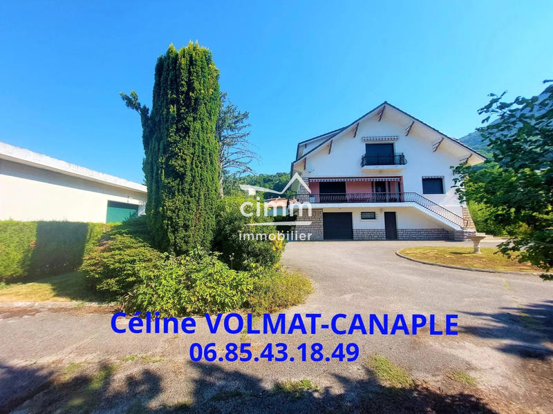 Maison - 285 m² - 8 pièces