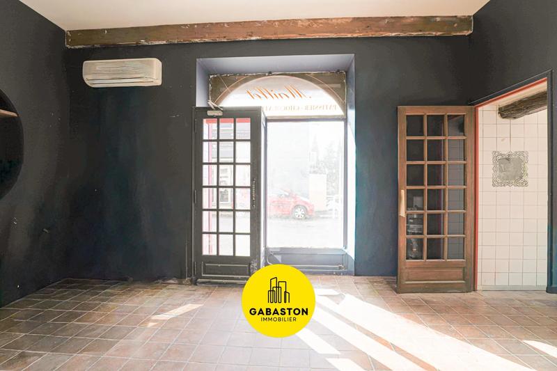 Local commercial - 67 m² - 3 pièces