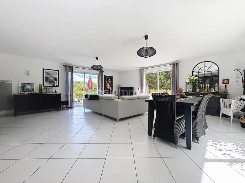 Maison traditionnelle - 149 m² - 5 pièces