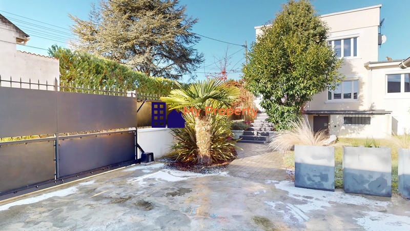 Maison - 96 m² - 5 pièces