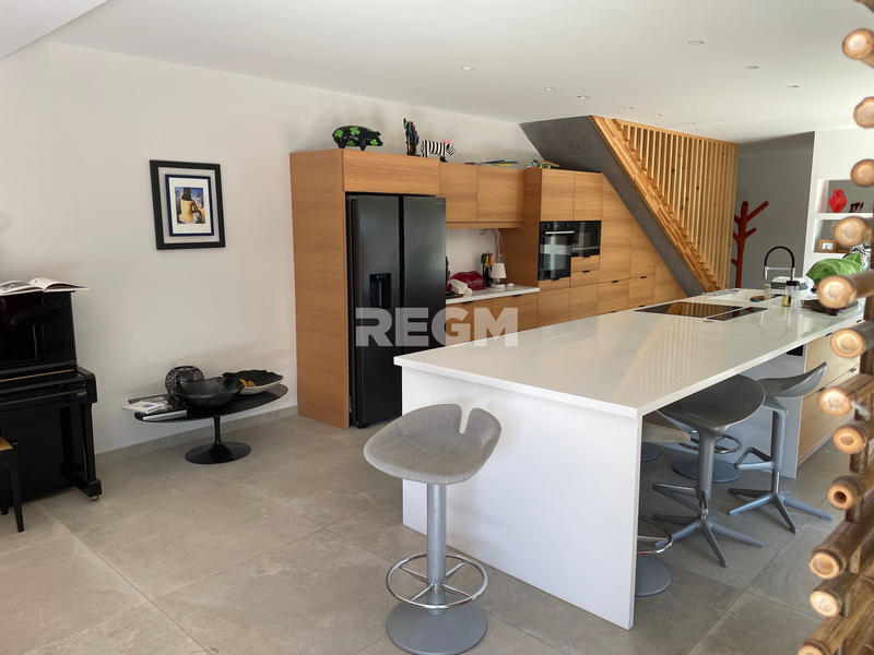 Mas - 260 m² - 6 pièces