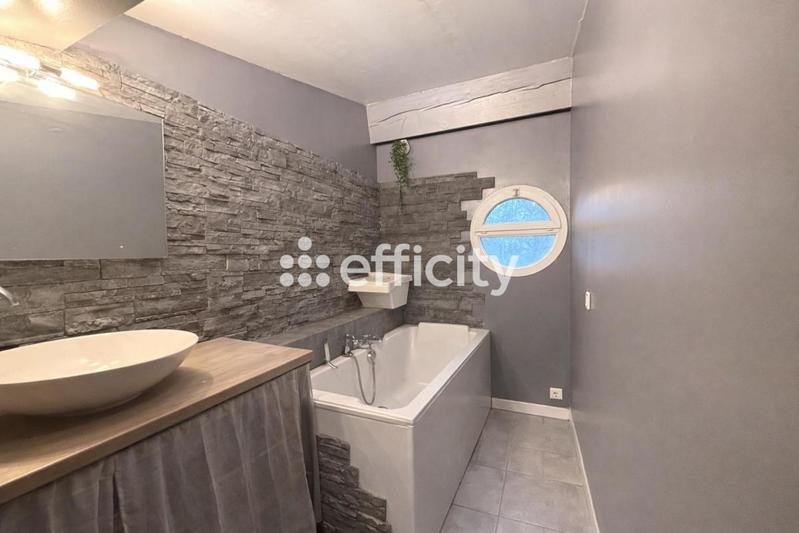 Maison - 90 m² - 3 pièces