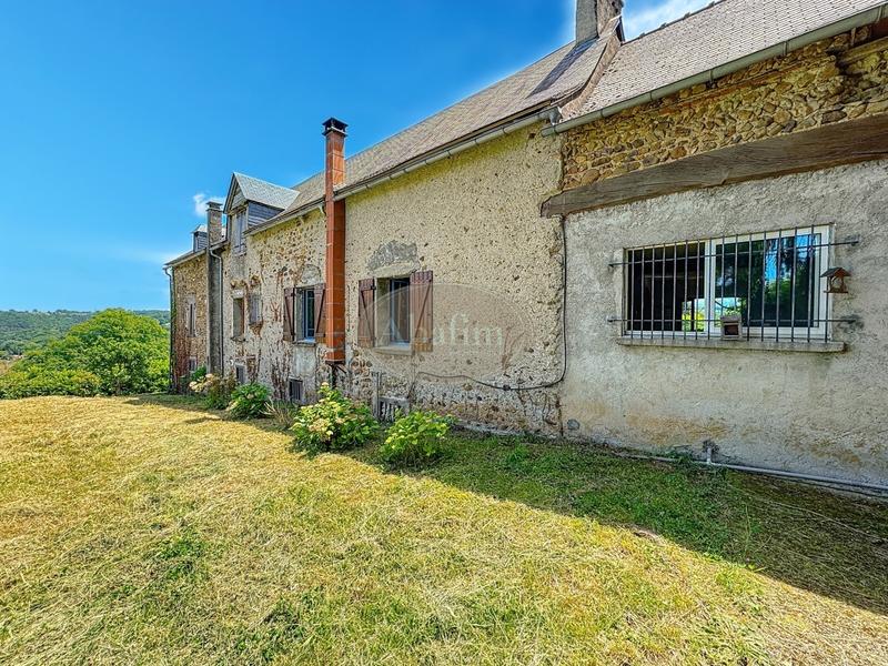 Maison - 217 m² - 7 pièces