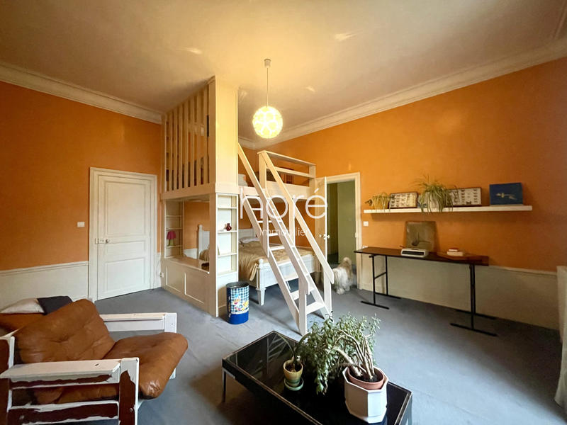 Maison - 210 m² - 9 pièces