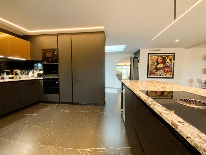 Appartement - 161 m² - 5 pièces